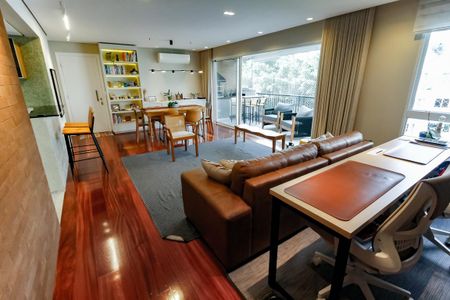 Sala de apartamento à venda com 3 quartos, 129m² em Real Parque, São Paulo