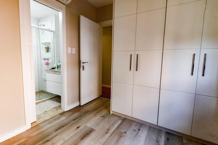 Apartamento à venda com 129m², 3 quartos e 3 vagas Apartamento à venda com 129m², 3 quartos e 3 vagasSuíte 2