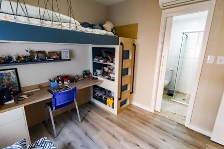 Apartamento à venda com 129m², 3 quartos e 3 vagas Apartamento à venda com 129m², 3 quartos e 3 vagasSuíte 2