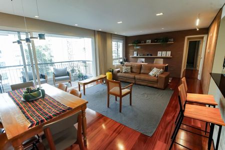 Apartamento à venda com 129m², 3 quartos e 3 vagas Apartamento à venda com 129m², 3 quartos e 3 vagasSala