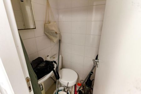 Apartamento à venda com 129m², 3 quartos e 3 vagas Apartamento à venda com 129m², 3 quartos e 3 vagasBanheiro de serviço