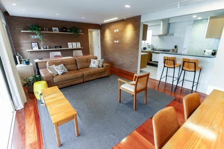 Apartamento à venda com 129m², 3 quartos e 3 vagas Apartamento à venda com 129m², 3 quartos e 3 vagasSala