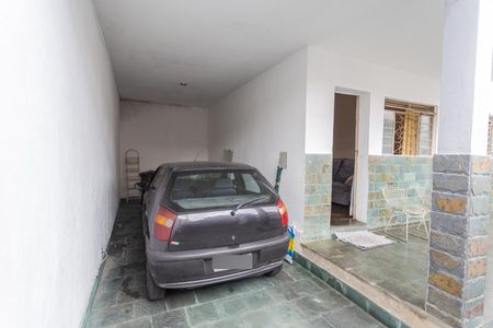 Casa para alugar com 300m², 4 quartos e sem vaga Casa para alugar com 300m², 4 quartos e sem vagaGaragem