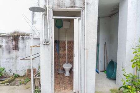 Casa para alugar com 300m², 4 quartos e sem vaga Casa para alugar com 300m², 4 quartos e sem vagaLavabo da Área da Piscina