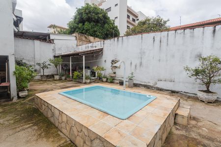 Casa para alugar com 300m², 4 quartos e sem vaga Casa para alugar com 300m², 4 quartos e sem vagaÁrea da Piscina