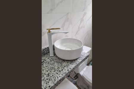 Casa para alugar com 55m², 3 quartos e 1 vaga Casa para alugar com 55m², 3 quartos e 1 vagaBanheiro