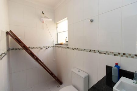 Casa à venda com 180m², 3 quartos e 3 vagasBanheiro da Suíte 1