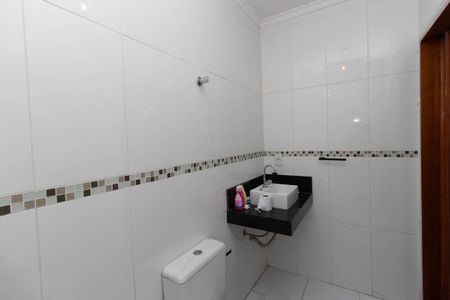 Casa à venda com 180m², 3 quartos e 3 vagasBanheiro da Suíte 2