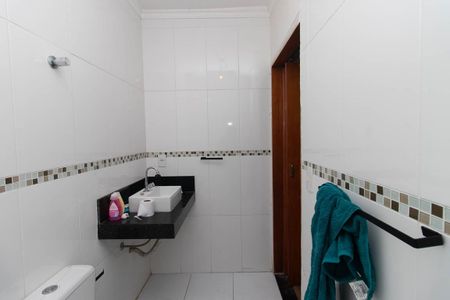 Casa à venda com 180m², 3 quartos e 3 vagasBanheiro da Suíte 2
