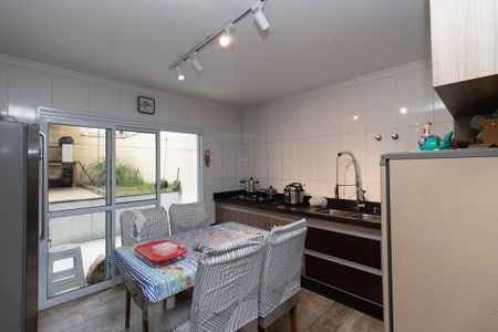 Casa à venda com 180m², 3 quartos e 3 vagasCozinha