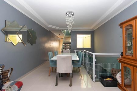 Casa à venda com 180m², 3 quartos e 3 vagasSala