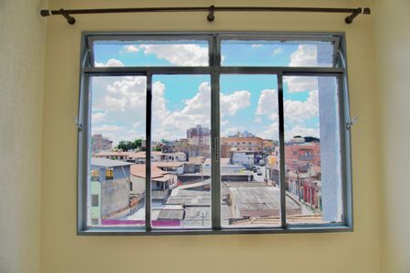 Apartamento à venda com 75m², 3 quartos e 1 vagaSala - Janela