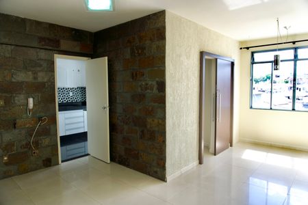 Sala de apartamento à venda com 3 quartos, 75m² em Carlos Prates, Belo Horizonte