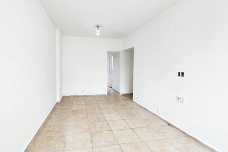 Apartamento à venda com 81m², 3 quartos e 1 vaga Apartamento à venda com 81m², 3 quartos e 1 vagaSala