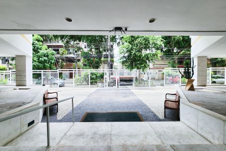 Apartamento à venda com 81m², 3 quartos e 1 vaga Apartamento à venda com 81m², 3 quartos e 1 vagaÁrea Comum