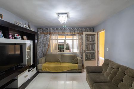 Casa para alugar com 200m², 3 quartos e 2 vagasSala