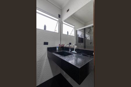 Casa para alugar com 200m², 3 quartos e 2 vagasBanheiro 1