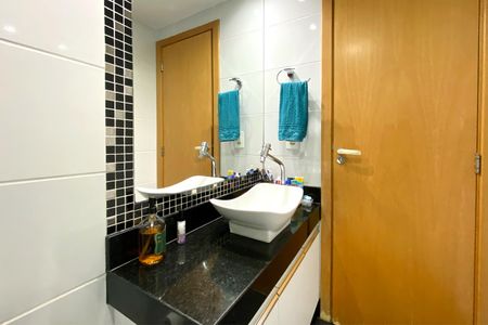 Apartamento à venda com 82m², 3 quartos e 2 vagas Apartamento à venda com 82m², 3 quartos e 2 vagasBanheiro