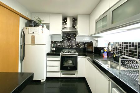 Apartamento à venda com 82m², 3 quartos e 2 vagas Apartamento à venda com 82m², 3 quartos e 2 vagasCozinha