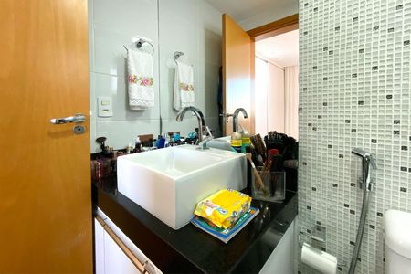 Apartamento à venda com 82m², 3 quartos e 2 vagas Apartamento à venda com 82m², 3 quartos e 2 vagasBanheiro da Suíte 1