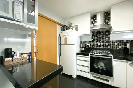 Apartamento à venda com 82m², 3 quartos e 2 vagas Apartamento à venda com 82m², 3 quartos e 2 vagasCozinha