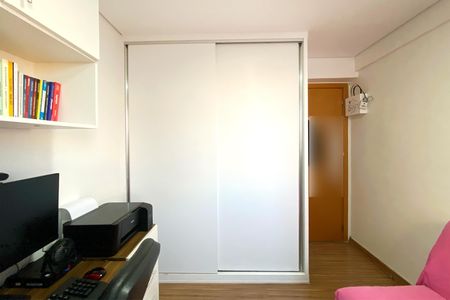 Apartamento à venda com 82m², 3 quartos e 2 vagas Apartamento à venda com 82m², 3 quartos e 2 vagasQuarto 3