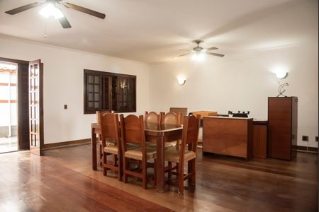 Sala de casa de condomínio para alugar com 4 quartos, 190m² em Indianópolis, São Paulo