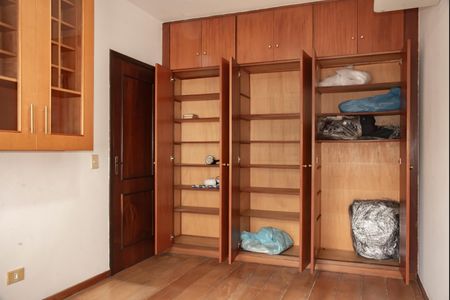 Casa de condomínio para alugar com 190m², 4 quartos e 3 vagasQuarto 1