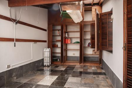 Casa de condomínio para alugar com 190m², 4 quartos e 3 vagasQuintal