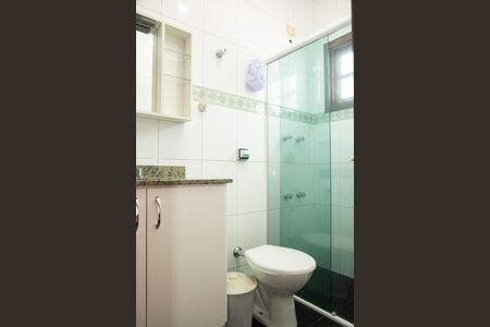 Casa de condomínio para alugar com 190m², 4 quartos e 3 vagasBanheiro da Suíte 1