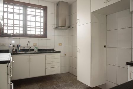 Casa de condomínio para alugar com 190m², 4 quartos e 3 vagasCozinha