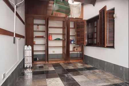 Casa de condomínio para alugar com 190m², 4 quartos e 3 vagasQuintal