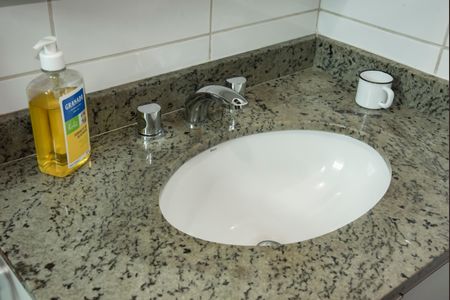 Casa de condomínio para alugar com 190m², 4 quartos e 3 vagasBanheiro da Suíte 2