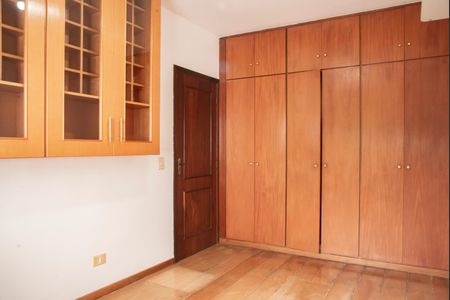 Casa de condomínio para alugar com 190m², 4 quartos e 3 vagasQuarto 1