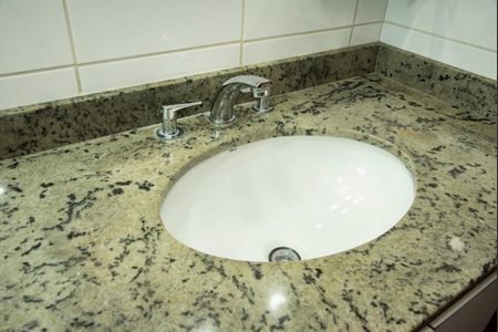 Casa de condomínio para alugar com 190m², 4 quartos e 3 vagasBanheiro