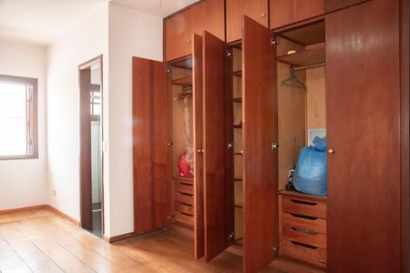 Casa de condomínio para alugar com 190m², 4 quartos e 3 vagasSuíte 2