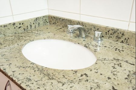 Casa de condomínio para alugar com 190m², 4 quartos e 3 vagasBanheiro da Suíte 1