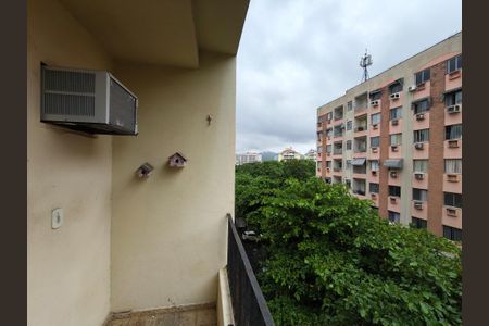 Apartamento para alugar com 65m², 2 quartos e 1 vaga Apartamento para alugar com 65m², 2 quartos e 1 vagaVaranda - Sala