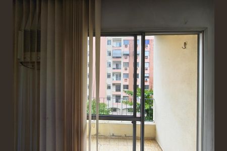 Apartamento para alugar com 65m², 2 quartos e 1 vaga Apartamento para alugar com 65m², 2 quartos e 1 vagaVaranda - Sala