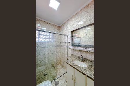 Casa à venda com 255m², 3 quartos e 3 vagasBanheiro