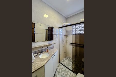 Casa à venda com 255m², 3 quartos e 3 vagasBanheiro 2