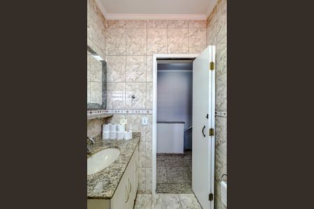 Casa à venda com 255m², 3 quartos e 3 vagasBanheiro