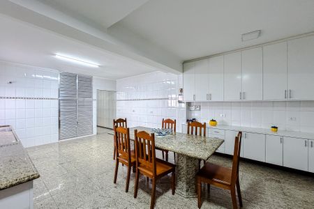 Casa à venda com 255m², 3 quartos e 3 vagasCozinha