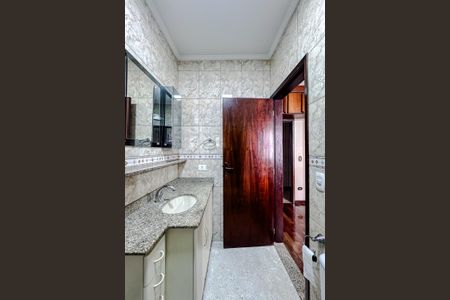 Casa à venda com 255m², 3 quartos e 3 vagasBanheiro da Suíte