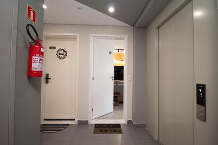 Apartamento à venda com 79m², 2 quartos e 1 vagaHall de entrada