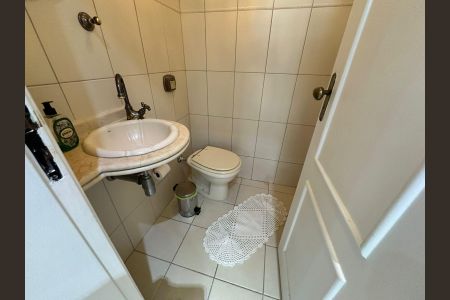 Apartamento para alugar com 300m², 4 quartos e 2 vagasLavabo