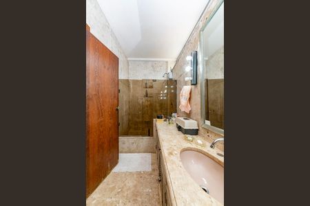 Apartamento à venda com 265m², 4 quartos e 2 vagasBanheiro da Suíte