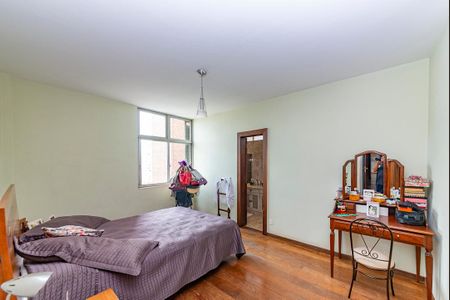 Apartamento à venda com 265m², 4 quartos e 2 vagasSuíte