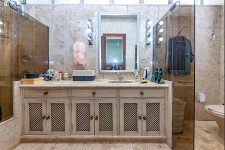 Apartamento à venda com 265m², 4 quartos e 2 vagasBanheiro da Suíte