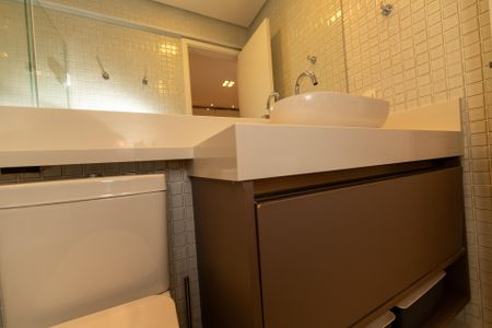 Apartamento para alugar com 70m², 2 quartos e 1 vaga Apartamento para alugar com 70m², 2 quartos e 1 vagaBanheiro da Suite